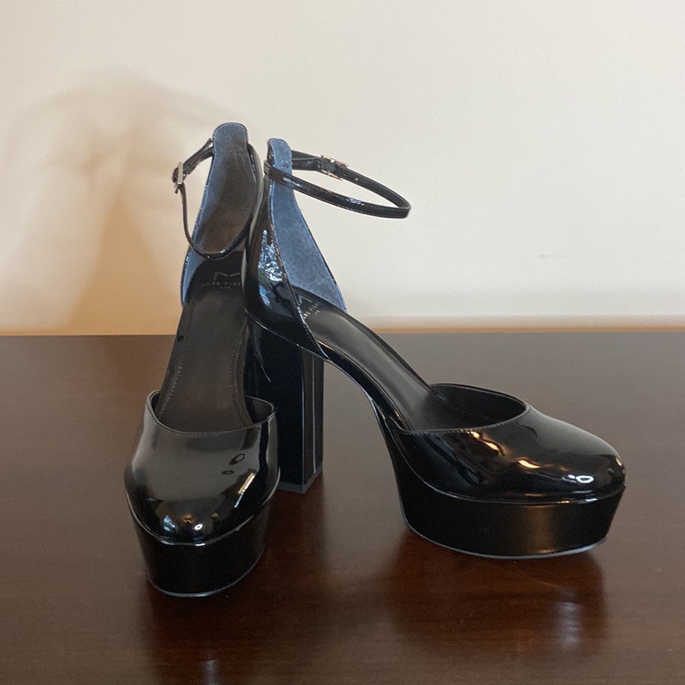 NEVER WORN - Marc Fisher - Size 8 - Black Platform Heels